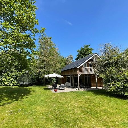 Vila Tofino, Een Comfortabel Vakantiehuis Naast Een Bos En Zwemmeer Gasselte Exteriér fotografie