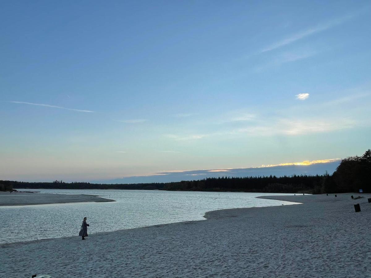 Vila Tofino, Een Comfortabel Vakantiehuis Naast Een Bos En Zwemmeer Gasselte Exteriér fotografie