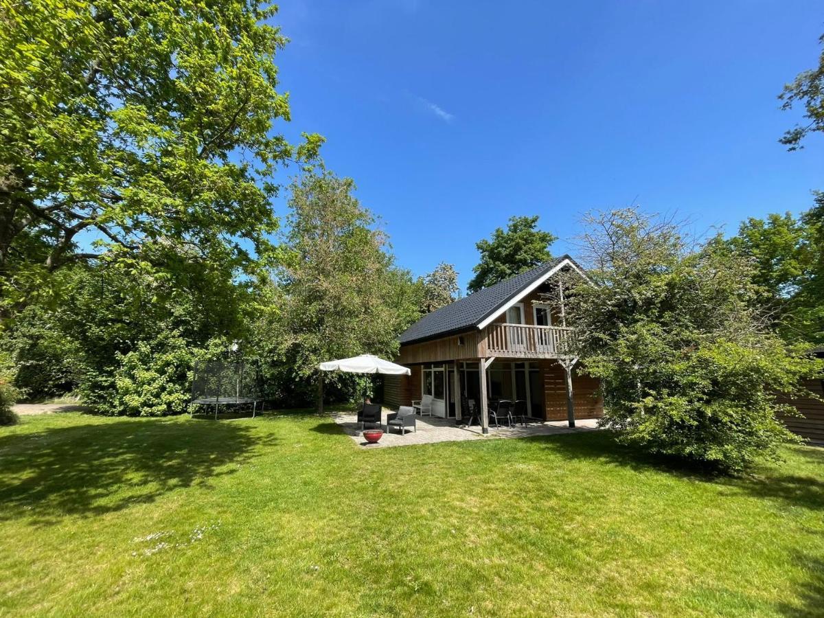 Vila Tofino, Een Comfortabel Vakantiehuis Naast Een Bos En Zwemmeer Gasselte Exteriér fotografie